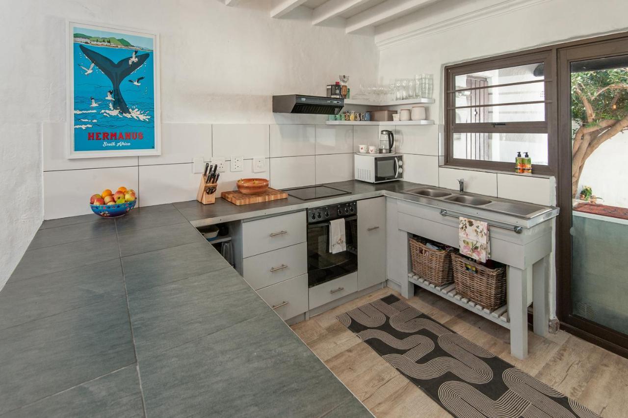 9Seavillage Hermanus Bagian luar foto